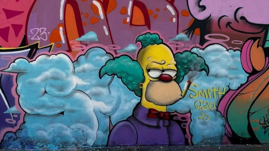 Smith Art Tattoo e Luciano Hang: grafite que virou debate nacional O caso envolvendo Smith Art Tattoo reacendeu uma discussão antiga sobre quem decide o que pode ou não aparecer nos muros da cidade
