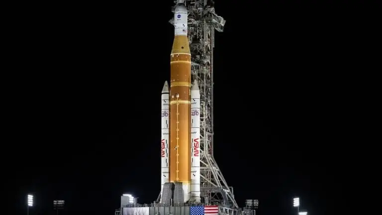 Artemis II marca volta histórica à Lua com missão ousada da NASA
