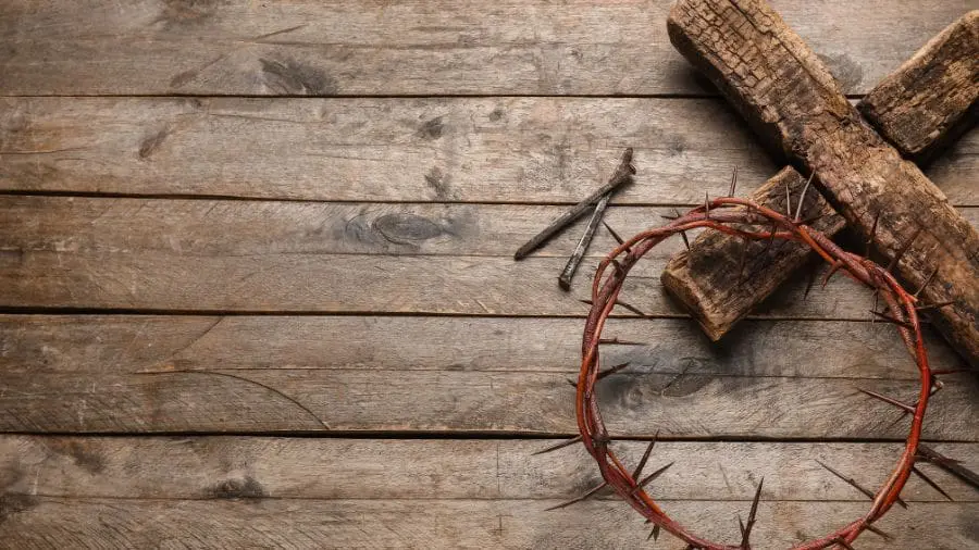 Dentro desse contexto, evitar carne na Sexta-Feira Santa passou a ser visto como uma forma simb&oacute;lica de sacrif&iacute;cio e respeito