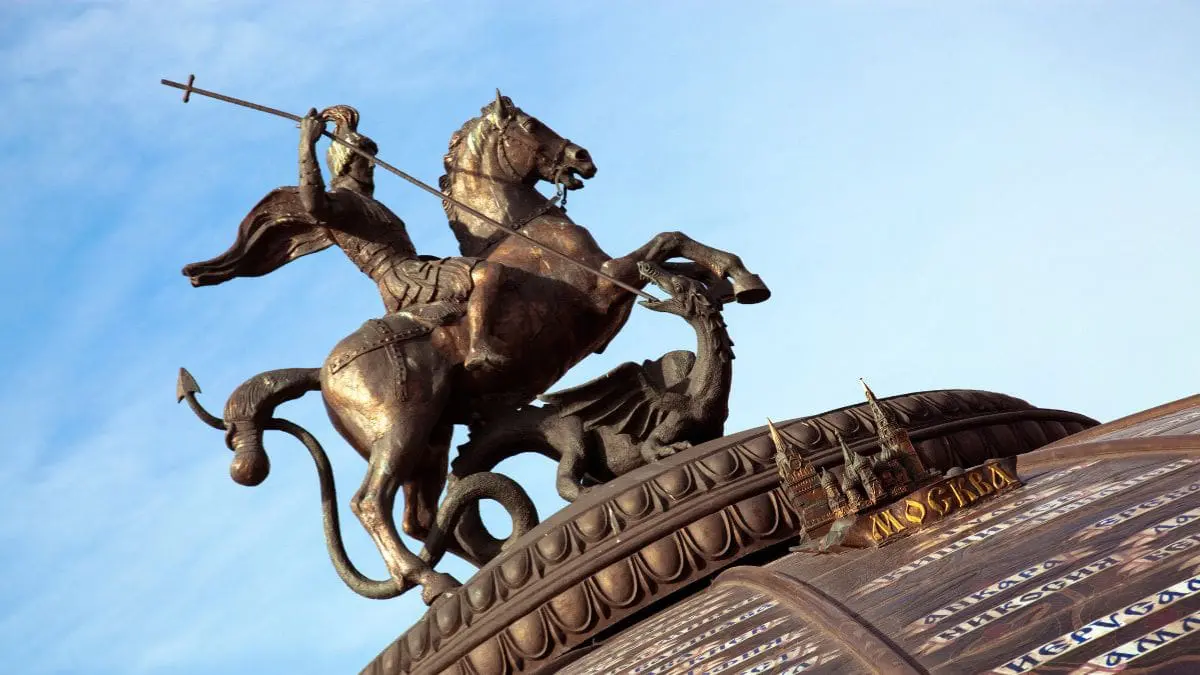 Entre as curiosidades sobre S&atilde;o Jorge, uma das mais surpreendentes &eacute; o alcance global de sua devo&ccedil;&atilde;o.