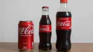 Lata, vidro ou plástico: por que o sabor dos refrigerantes muda?