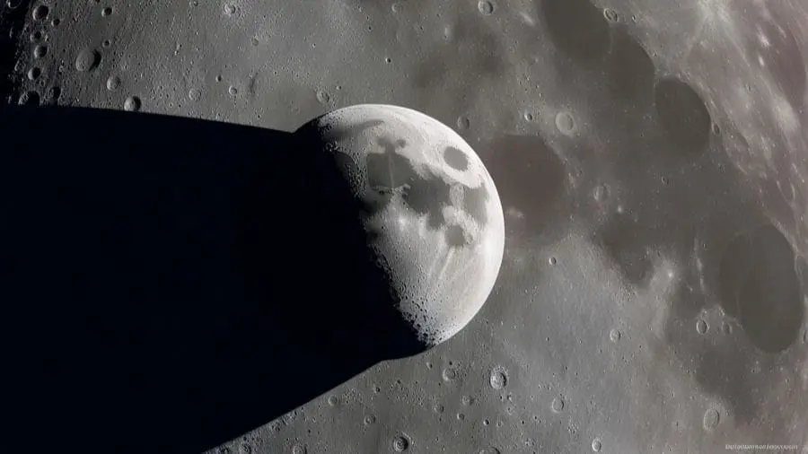 O lado oculto da lua n&atilde;o &eacute; invis&iacute;vel porque est&aacute; no escuro. Ele &eacute; invis&iacute;vel porque nunca fica voltado para a Terra.