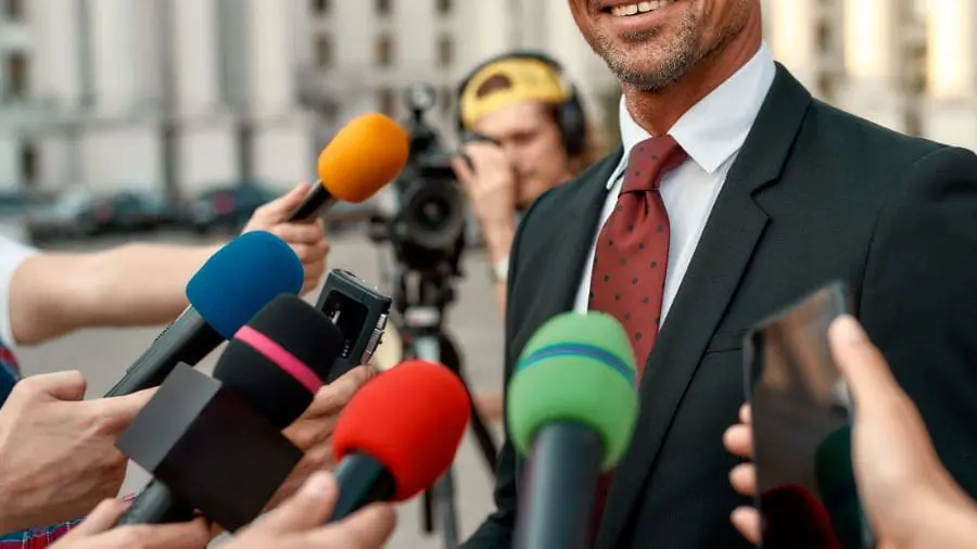 Pessoas obcecadas por pol&iacute;ticos costumam enxergar a realidade de forma mais r&iacute;gida