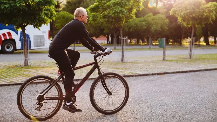 isso acontece porque aprender a pedalar n&atilde;o depende apenas da mem&oacute;ria comum