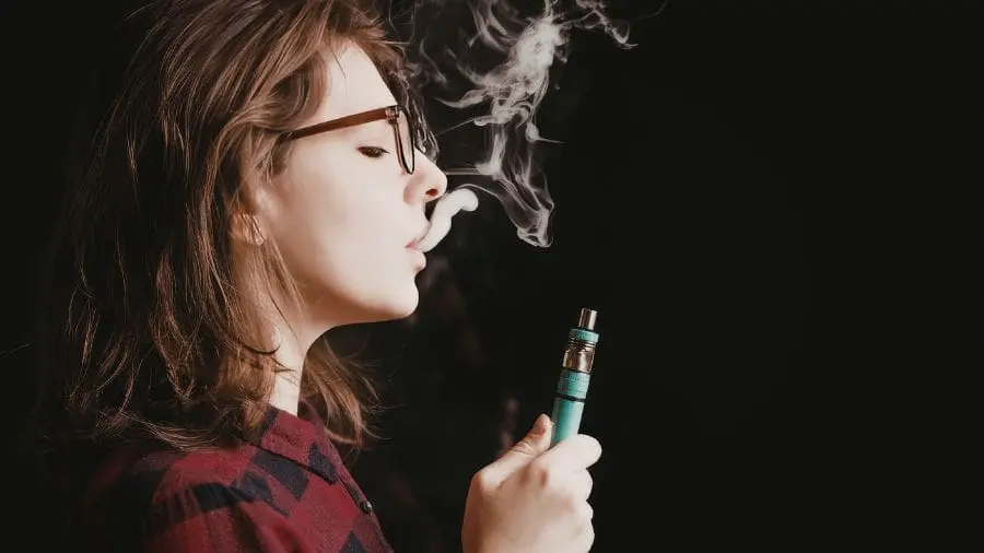 Alguns cr&iacute;ticos afirmam que a proibi&ccedil;&atilde;o de cigarro pode gerar aumento no mercado ilegal