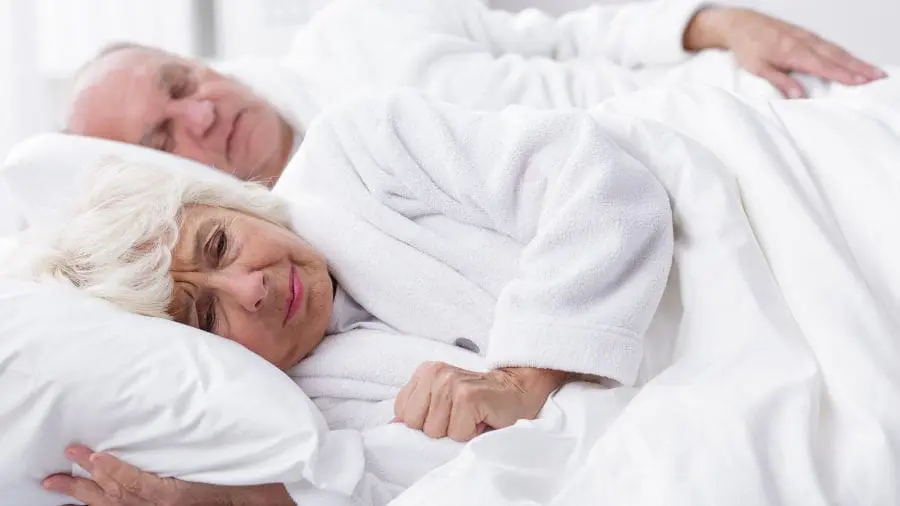 Dormir junto &eacute;, muitas vezes, aprender a negociar cobertor, ventilador, janela aberta e at&eacute; qual lado da cama &eacute; mais quente