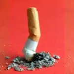 Cada cigarro fumado reduz 11 minutos de vida: mito ou verdade?