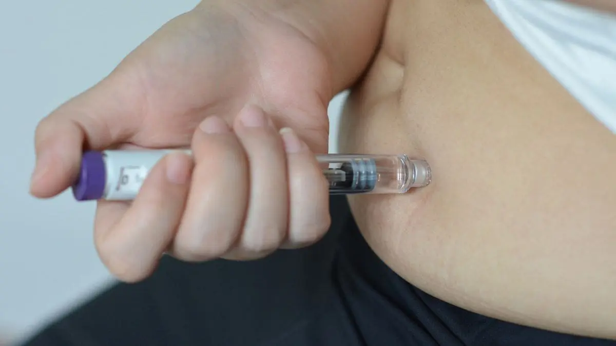Um medicamento criado para controlar o corpo pode, indiretamente, estar influenciando a mente.