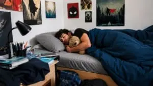 Geração Z prefere dormir bem do que fazer sexo, aponta pesquisa