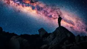 Número de pessoas sem religião já é quase igual ao de cristãos no mundo