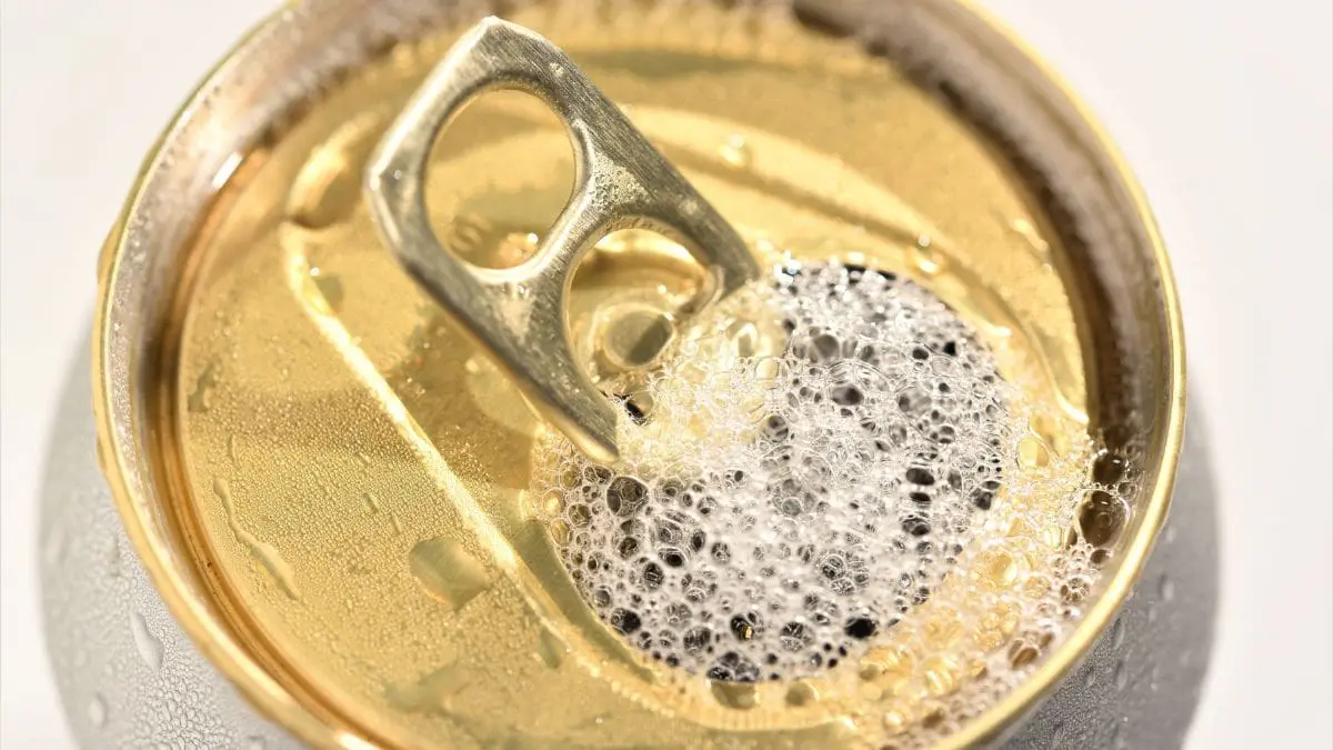 O que acontece no corpo quando você toma uma lata de cerveja toda noite Existe uma armadilha comum quando se fala em cerveja: compará-la com destilados e concluir que ela é “fraca”