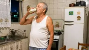 O que acontece no corpo quando você toma uma lata de cerveja toda noite