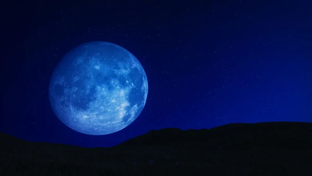 Saiba como observar a "Lua Azul" que iluminará o céu no dia 31 de maio Embora não seja um evento extremamente raro em escala astronômica, a “Lua Azul” também não acontece com frequência.