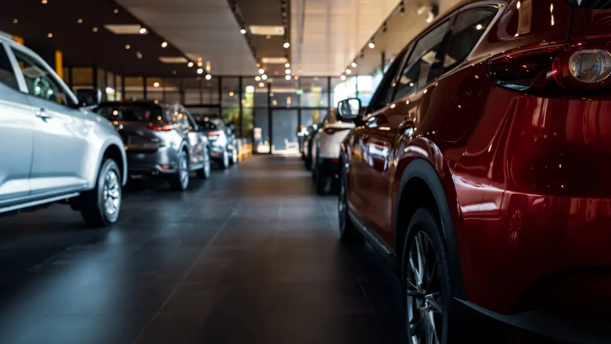 Em breve, todos os carros fabricados no Brasil terão que frear sozinhos Embora a obrigatoriedade ainda esteja alguns anos distante, diversas fabricantes já oferecem sistemas semelhantes em parte de seus veículos.