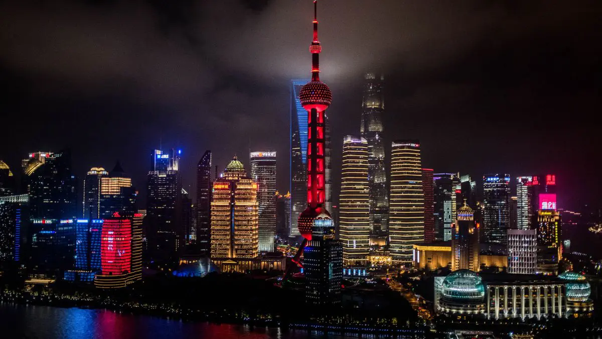China prepara mBridge, sistema de pagamentos digitais internacionais Para muitos analistas, o mBridge representa uma espécie de "Nova Rota da Seda digital", conectando países por meio de infraestrutura financeira em vez de estradas, portos e ferrovias.