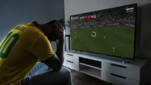 Saiba como melhorar transmissão da Copa em Smart TV antiga e lenta