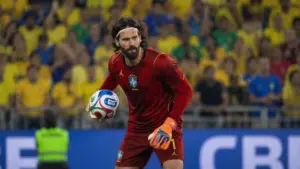 Fifa divulga uniformes e Seleção Brasileira terá camisa de goleiro vermelha