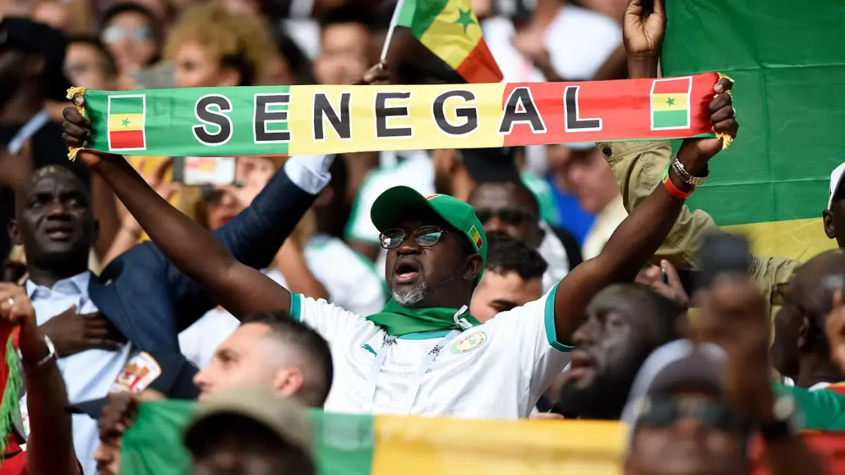França x Senegal é um daqueles jogos em que o placar importa, mas a história por trás das camisas explica por que a partida desperta tanta curiosidade.