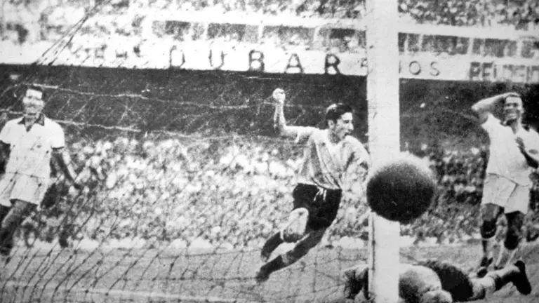 Antes de ser símbolo de alegria, drible e festa, a camisa amarela surgiu como resposta a uma dor nacional: o Maracanaço