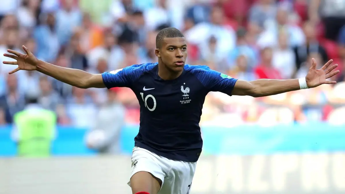 “Destruíram muita gente”: entenda por que Mbappé se recusa a divulgar bets Segundo o craque, sua visão foi construída a partir de experiências observadas em sua própria comunidade.
