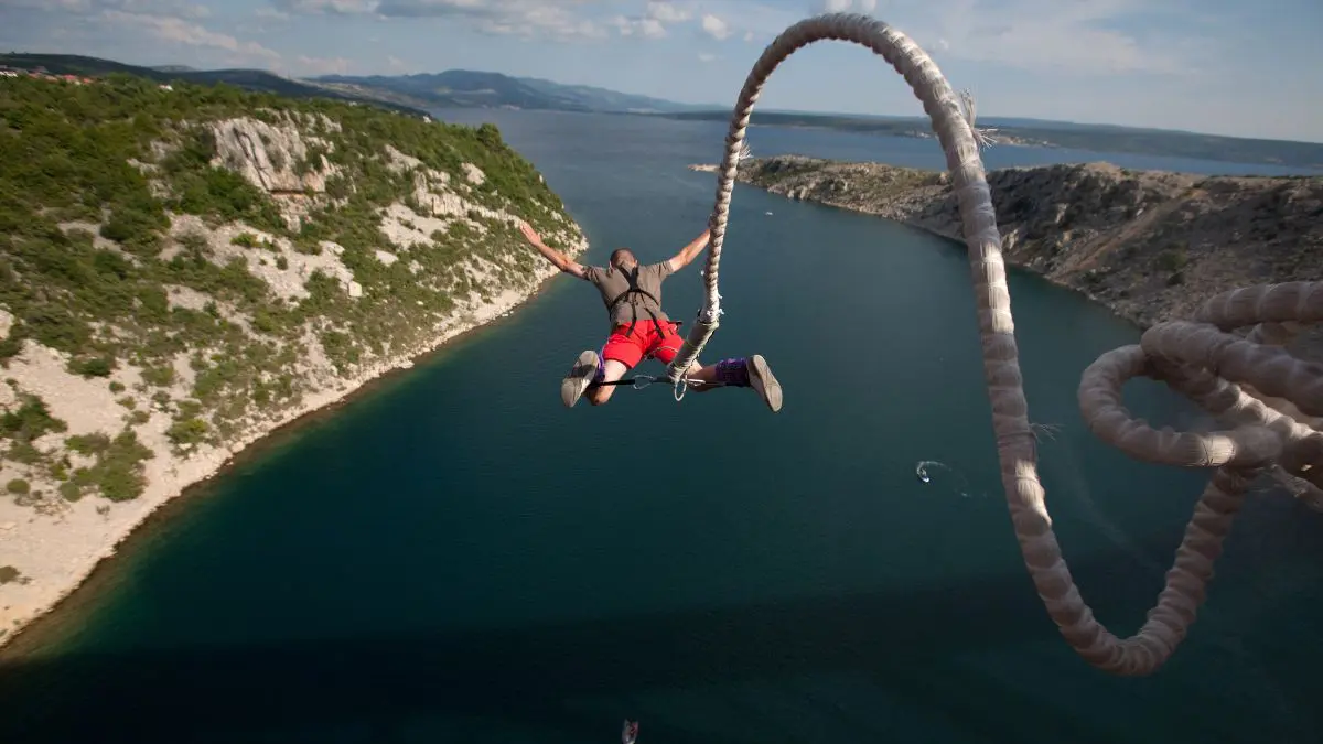 O que é rope jumping? Quais as diferenças para o bungee jumping?