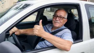 Projeto pretende liberar carros sem impostos para idosos com mais de 60 anos