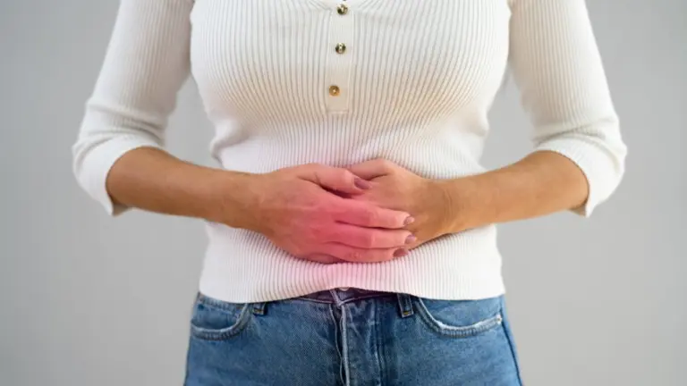 Câncer de intestino cresce entre jovens. Saiba qual é o sinal de alerta