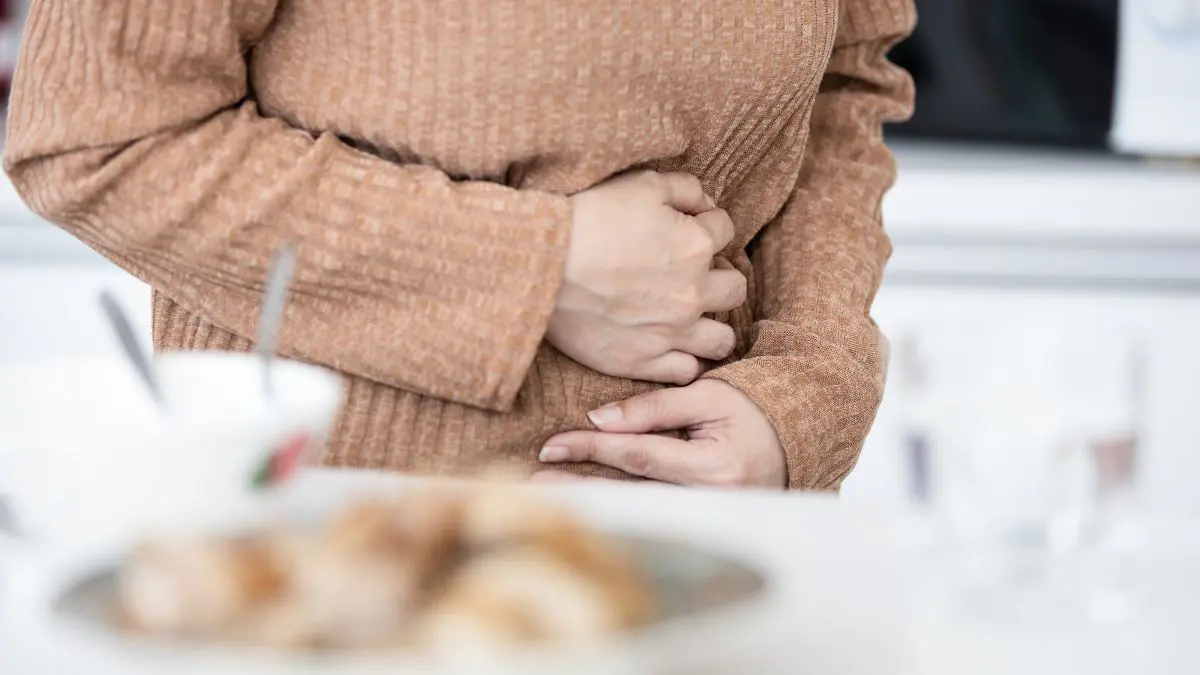 Mulher com doença gástrica "rara" é curada após beber Coca-Cola diet O caso chama atenção não porque refrigerante virou remédio comum, mas porque mostra como uma conduta médica pode parecer improvável fora do hospital.