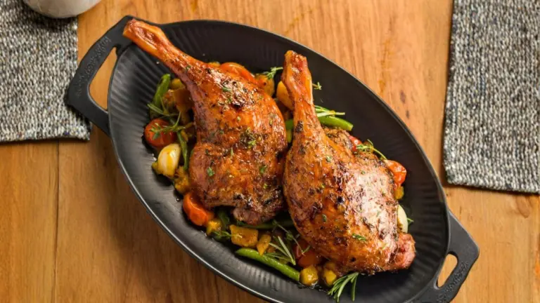Gosta de frango? Coxa e sobrecoxa têm mais nutrientes do que o peito