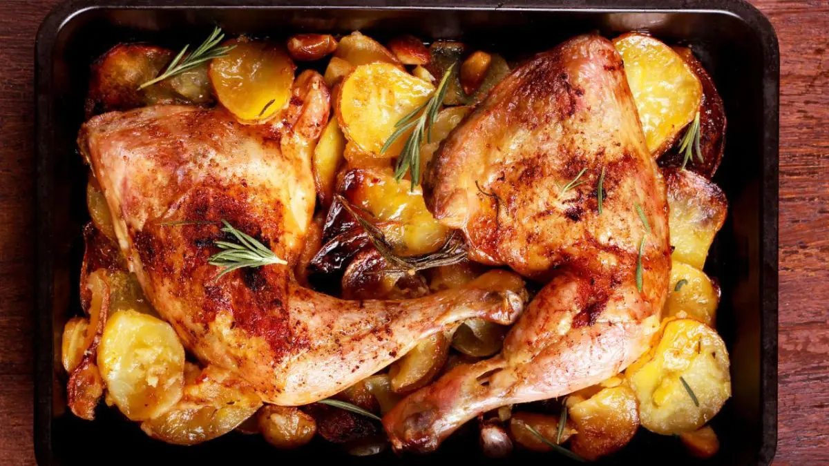 Gosta de frango? Coxa e sobrecoxa têm mais nutrientes do que o peito Trocar o peito por coxa e sobrecoxa não significa abandonar uma alimentação saudável. Significa escolher outro equilíbrio entre proteína, gordura, sabor e micronutrientes.