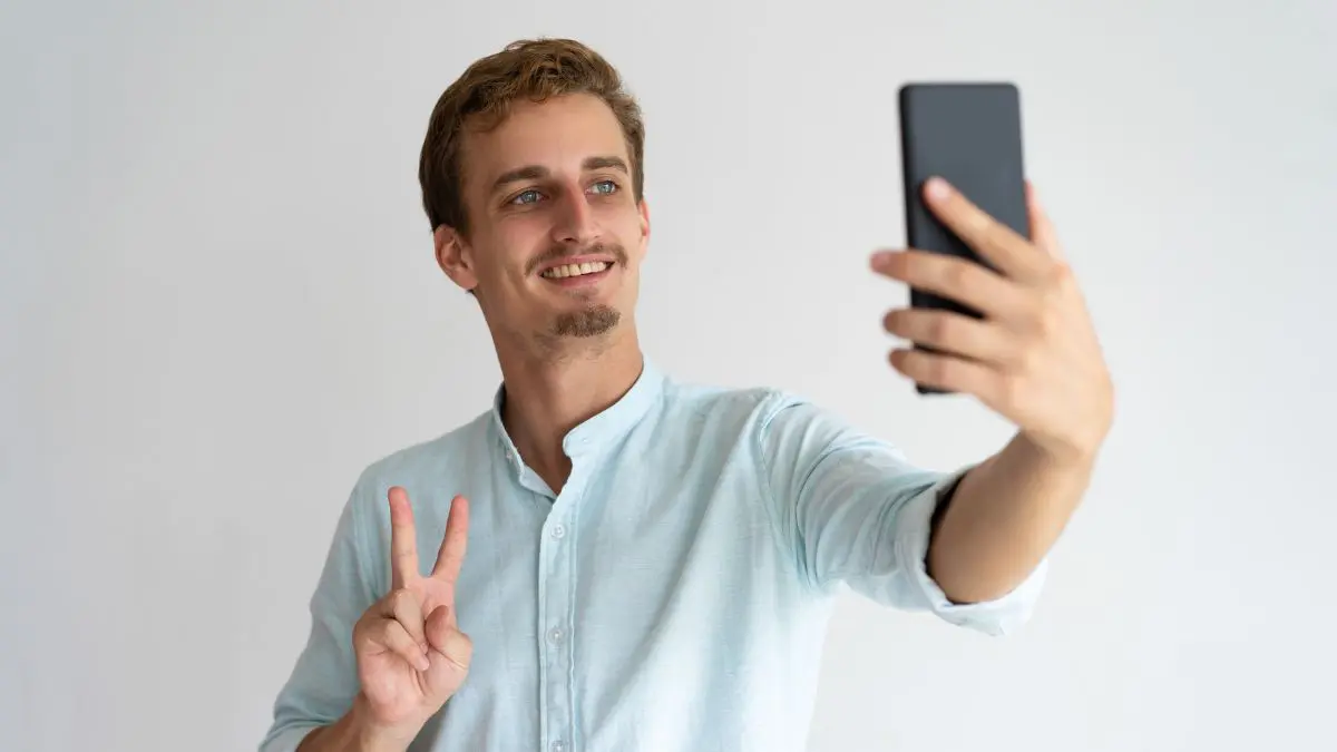 A ci&ecirc;ncia n&atilde;o est&aacute; dizendo que uma selfie revela uma personalidade inteira. Ela est&aacute; mostrando que certos padr&otilde;es digitais podem se relacionar com tra&ccedil;os psicol&oacute;gicos.