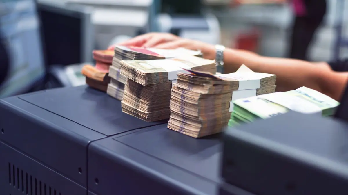 Receita revelou as 10 profissões mais ricas do Brasil; veja ranking As profissões mais ricas do Brasil mostram que riqueza não está apenas no quanto se ganha, mas também no quanto se consegue acumular ao longo da vida.