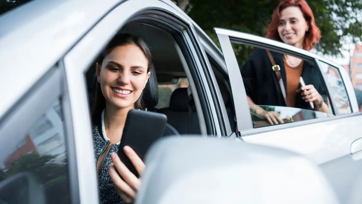 A grande mudan&ccedil;a do Uber Mulher &eacute; colocar uma escolha a mais na m&atilde;o da passageira, mas a experi&ecirc;ncia ainda depende da disponibilidade real de motoristas mulheres.