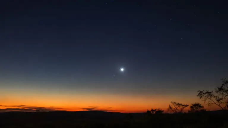 Vênus e Regulus terão um encontro espetacular no céu nesta quinta