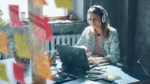 Quer aprender inglês com IA? Use estes 3 prompts para praticar sozinho