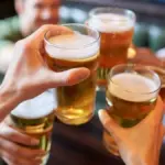 Dia Internacional da Cerveja na sexta? Não é por acaso. Vai comemorar?