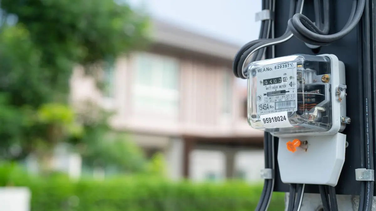 A abertura de um mercado com dezenas ou centenas de ofertas poderia criar um cenário confuso para quem nunca precisou contratar energia dessa forma.