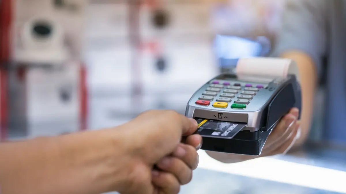 Para o consumidor, o pagamento continua sendo um só. É nos bastidores que o dinheiro poderá seguir caminhos diferentes.