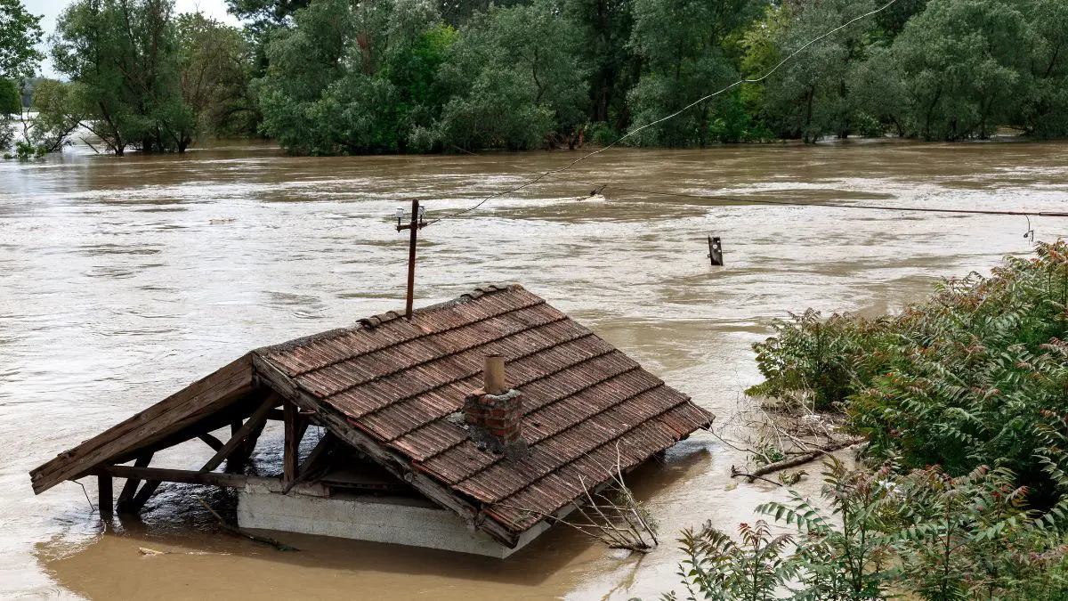 Uma cidade pode registrar chuva intensa e vento forte, enquanto outra, algumas dezenas de quilômetros distante, enfrenta condições muito menos severas