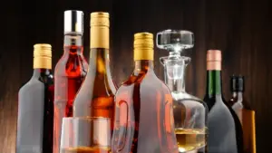 O que torna uma bebida alcóolica perigosa para o fígado? Qual a pior?