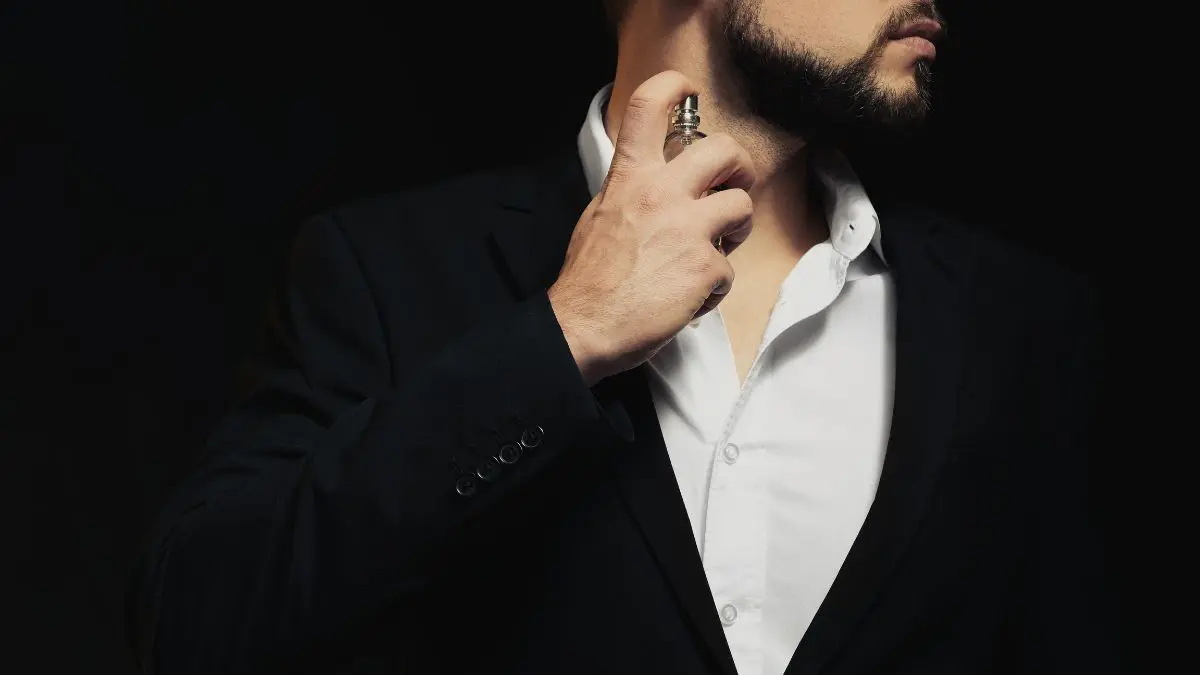 À primeira vista, isso parece confirmar os vídeos alarmistas. Só que existe um detalhe essencial: o artigo não acompanhou pessoas aplicando perfume no pescoço.