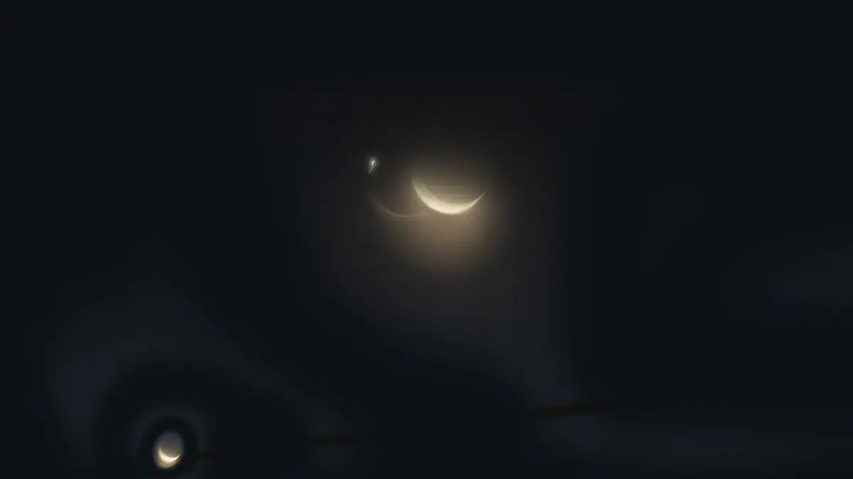 Céu de setembro terá encontro de Vênus com a Lua e constelações de verão Lua e Vênus estarão separados por uma enorme distância no espaço. A proximidade existirá apenas do nosso ponto de vista