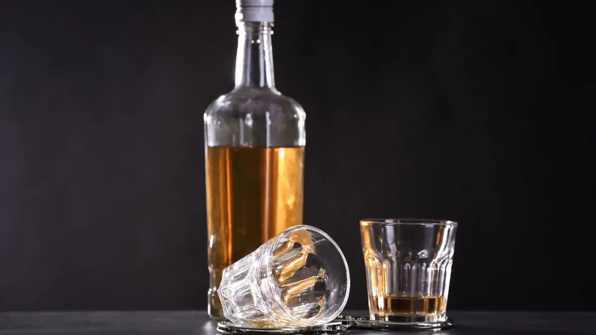 Dia da Cachaça: a bebida brasileira que enfrentou Portugal e ganhou o mundo As raízes da cachaça estão ligadas à expansão da cana-de-açúcar no Brasil a partir do século XVI