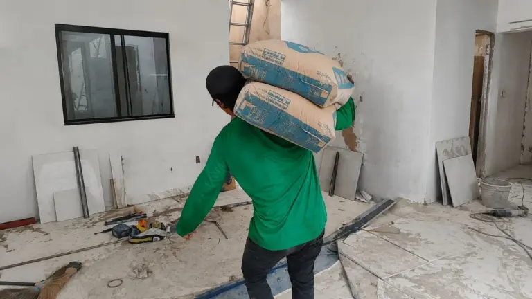 Saco de cimento de 50 kg pode estar com os dias contados no Brasil. Entenda: