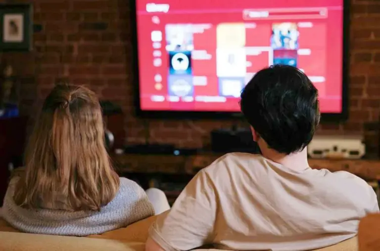 Sua TV está ouvindo você mesmo desligada? Descubra e desative
