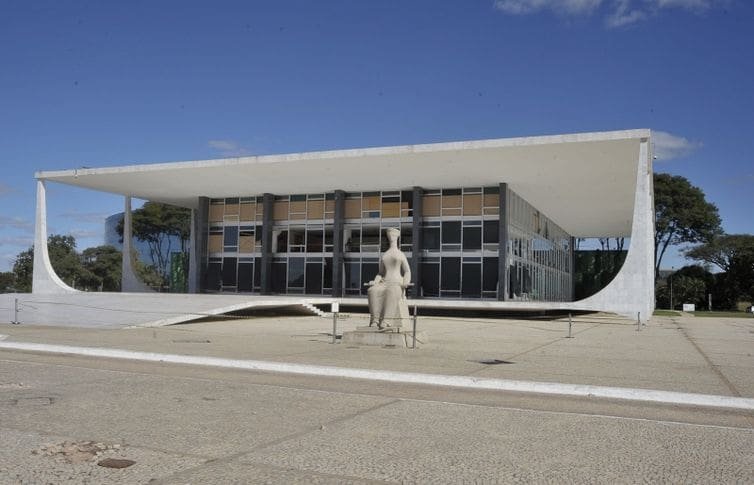 AGU pede revisão de parte da decisão de Dino que liberou emendas