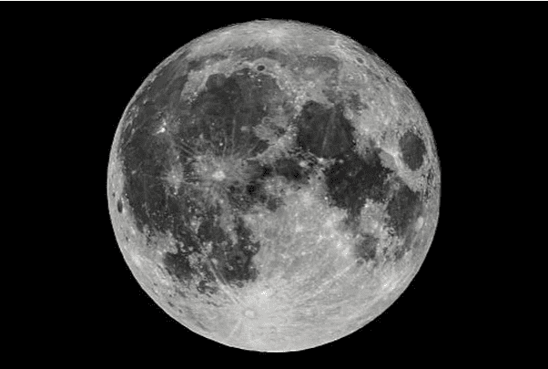 ÁGUA NA LUA: DESCOBERTA REVELA NOVOS INDÍCIOS DE HIDRATAÇÃO LUNAR