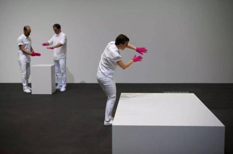 Artista italiano vendeu “escultura invisível” por US$ 18.300