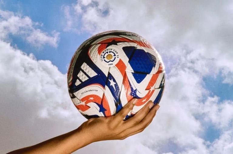 Bola do Mundial de Clubes terá chip contra erros de arbitragem