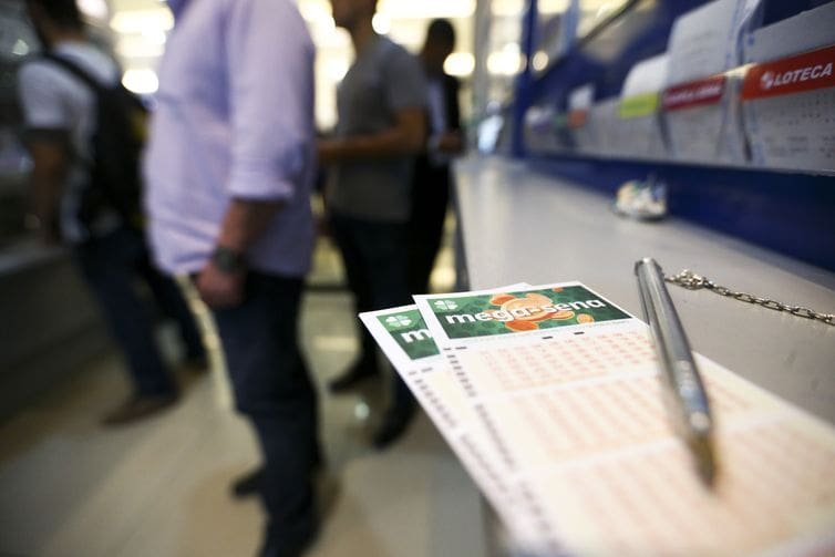 Bolão de Araras (SP) leva prêmio de R$ 74,7 milhões da Mega-Sena